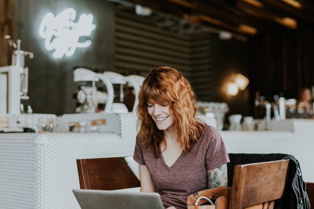 Advisor working in Focus system that connects all of the data they need